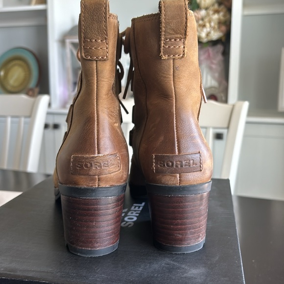 Sorel ‘Cate’ Booties - Picture 7 of 8
